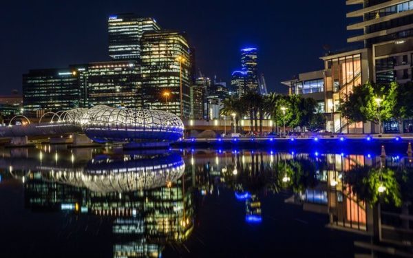 Как выглядит ночью Мельбурн в Австралии? Красивый город в темноте