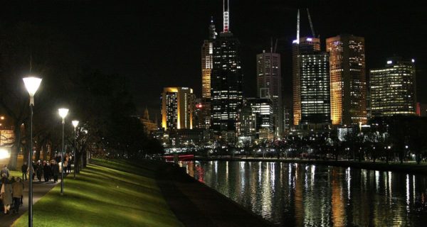 Как выглядит ночью Мельбурн в Австралии? Красивый город в темноте